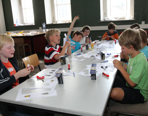 Kinderuniversiteit Gent over sterren en planeten, organisatie UGent en Volkssterrenwacht Armand Pien-6113