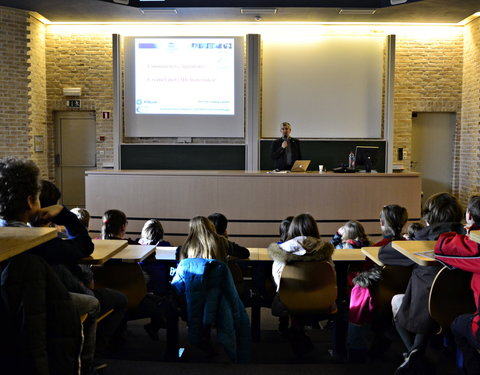 Kinderuniversiteit in Campus Schoonmeersen: 'Hoe maak je het? Met een ingenieur!'-61210