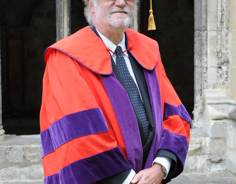 Rector Paul Van Cauwenberge ontvangt eredoctoraat van University of Kent-6505