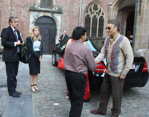 Dr. Karan Singh geeft gastlezing aan UGent en huldigt de Gentse leerstoel voor Hindi in als 'Kamiel Bulcke Chair of Hindi'-7102