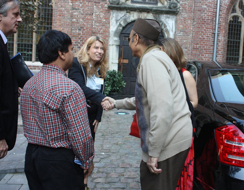 Dr. Karan Singh geeft gastlezing aan UGent en huldigt de Gentse leerstoel voor Hindi in als 'Kamiel Bulcke Chair of Hindi'-7103