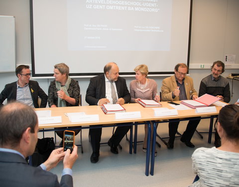 Ondertekening overeenkomst tussen UGent, UZ Gent en Arteveldehogeschool voor gebruik infrastructuur voor opleiding Mondzorg