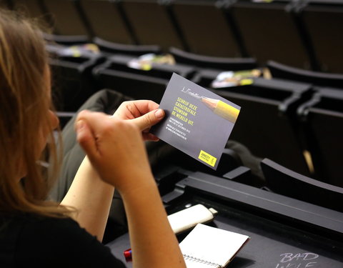 Gastcollege aan studenten Geneeskunde en Gezondheidswetenschappen door prof. Peter Piot