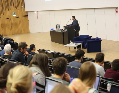 Gastcollege aan studenten Geneeskunde en Gezondheidswetenschappen door prof. Peter Piot