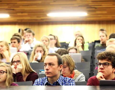 Gastcollege aan studenten Geneeskunde en Gezondheidswetenschappen door prof. Peter Piot