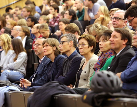 Gastcollege aan studenten Geneeskunde en Gezondheidswetenschappen door prof. Peter Piot