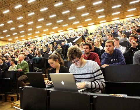 Gastcollege aan studenten Geneeskunde en Gezondheidswetenschappen door prof. Peter Piot