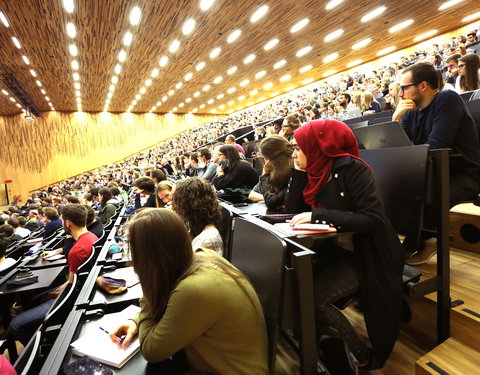 Gastcollege aan studenten Geneeskunde en Gezondheidswetenschappen door prof. Peter Piot