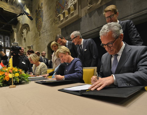 Vlaams-Nederlandse top met Geert Bourgeois (Vlaams minister-president) en Mark Rutte (minister-president van Nederland) in stadh