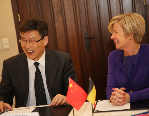 Hernieuwing cooperation agreement met Xinjiang Institute of Ecology and Geography (China)