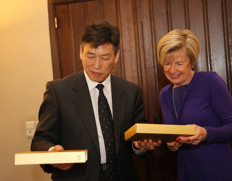 Hernieuwing cooperation agreement met Xinjiang Institute of Ecology and Geography (China)