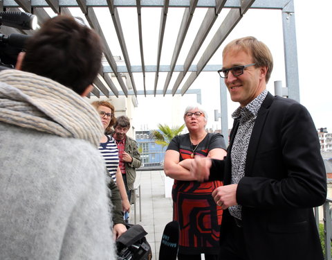 Persconferentie na 1e stemronde verkiezing rector en vicerector