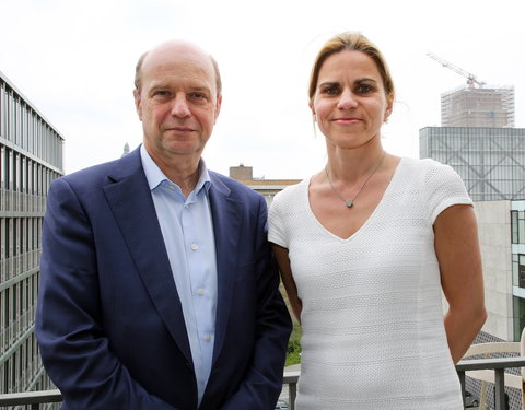 Persconferentie na 1e stemronde verkiezing rector en vicerector