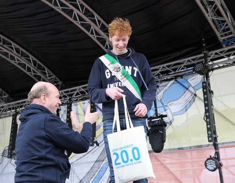 Rondje voor 200 jaar UGent tijdens 12urenloop 2017