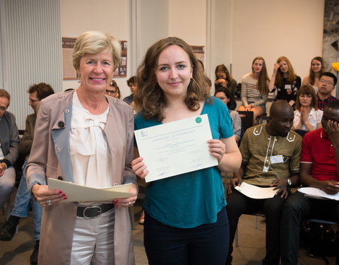 Overhandiging certificaten Summer School 'Health & Migration 2017'