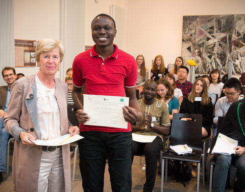 Overhandiging certificaten Summer School 'Health & Migration 2017'