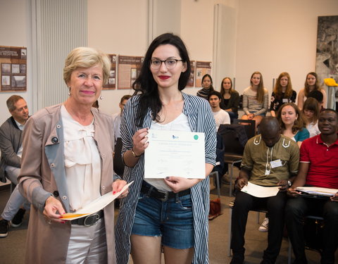 Overhandiging certificaten Summer School 'Health & Migration 2017'