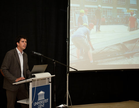 Officiële opening van E-Cube UGent (een betaalbare doe-het-zelf kit voor een ecologische woning met zonne-energie), ter voorbere