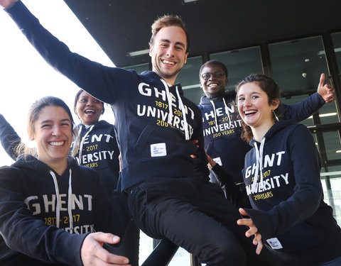 Studenten met UGent sweater