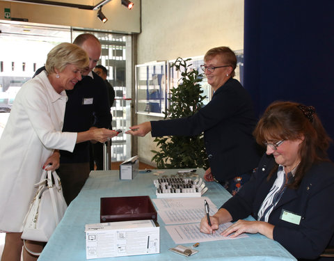 Muntslag van herdenkingsmunt voor 200 jaar UGent in de Koninklijke Munt van België (Brussel)