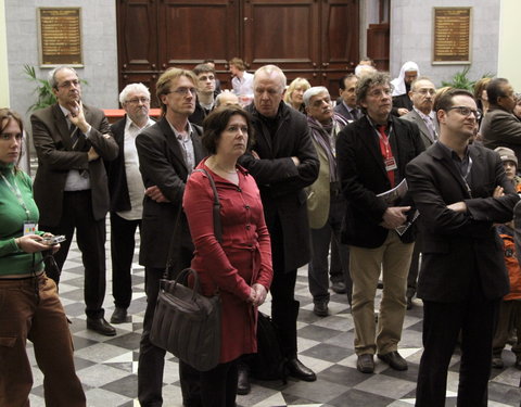 Plechtige ondertekening van 'The Ghent Charter in Defense of Iraqi Academia', openingsplechtigheid van het 'International semina