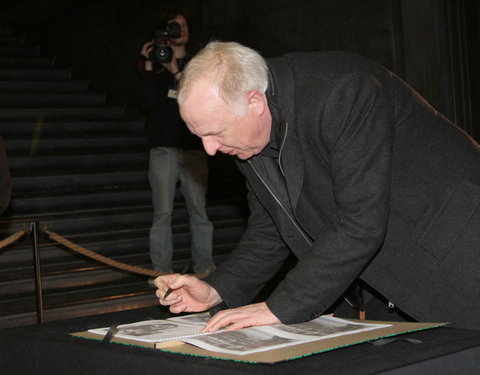 Plechtige ondertekening van 'The Ghent Charter in Defense of Iraqi Academia', openingsplechtigheid van het 'International semina