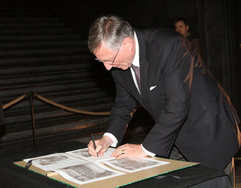 Plechtige ondertekening van 'The Ghent Charter in Defense of Iraqi Academia', openingsplechtigheid van het 'International semina