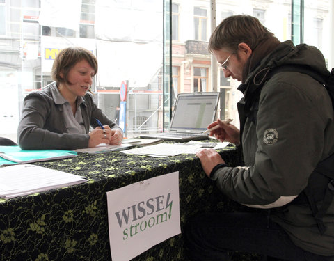 Ecomarkt in het kader van de energiecampagne 2011, met o.a. voorstelling van UGent onderzoek naar ecologie en duurzaamheid-8534