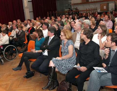 Première van de 'De Wandelende Jood', theatervertelling naar de symbolische roman van August Vermeylen, aan UGent gebracht in he