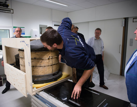 Verhuis kurkmaquette Pantheon naar het UZ Gent