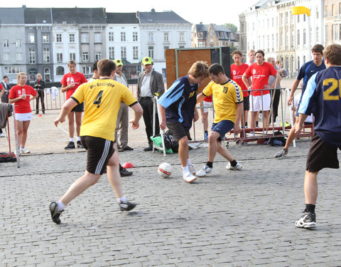 Interuniversitaire sportwedstrijden n.a.v. de opening van nieuwe studentenhomes aan de Kantienberg-8898