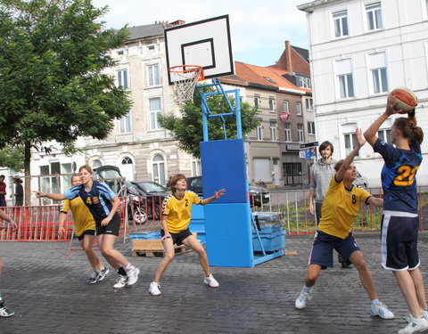 Interuniversitaire sportwedstrijden n.a.v. de opening van nieuwe studentenhomes aan de Kantienberg-8903