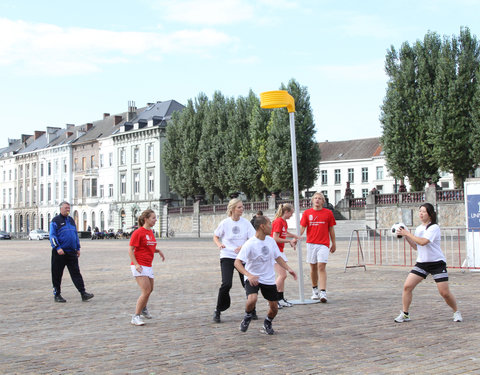 Interuniversitaire sportwedstrijden n.a.v. de opening van nieuwe studentenhomes aan de Kantienberg-8908