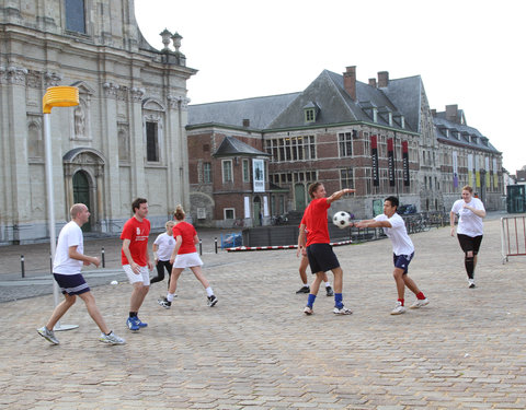 Interuniversitaire sportwedstrijden n.a.v. de opening van nieuwe studentenhomes aan de Kantienberg-8910