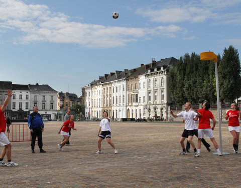 Interuniversitaire sportwedstrijden n.a.v. de opening van nieuwe studentenhomes aan de Kantienberg-8911