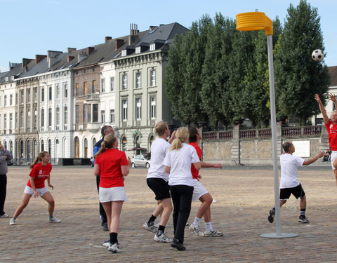 Interuniversitaire sportwedstrijden n.a.v. de opening van nieuwe studentenhomes aan de Kantienberg-8912