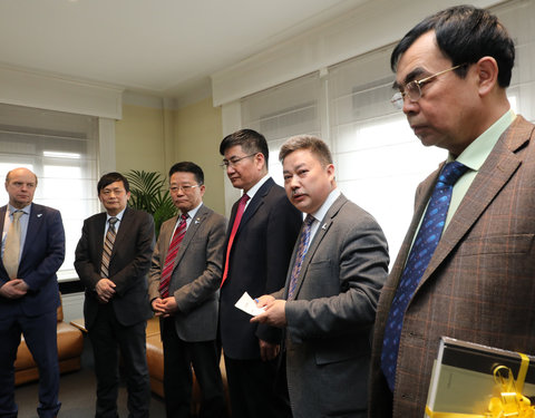 Delegatie Chinese Academy of Sciences en Xinjiang Institute of Ecology and Geography