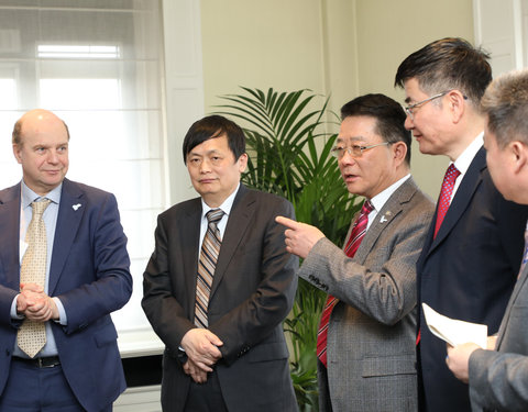 Delegatie Chinese Academy of Sciences en Xinjiang Institute of Ecology and Geography