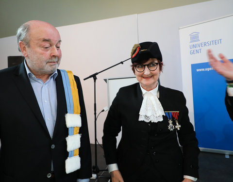 Uitreiking institutioneel eredoctoraat