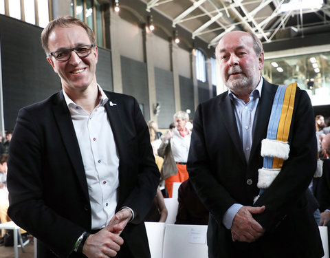 Uitreiking institutioneel eredoctoraat