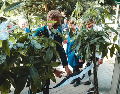 Opening Dierendispensarium in aanwezigheid van Prins Laurent