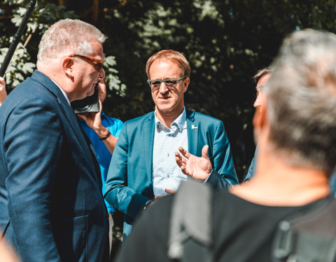 Opening Dierendispensarium in aanwezigheid van Prins Laurent