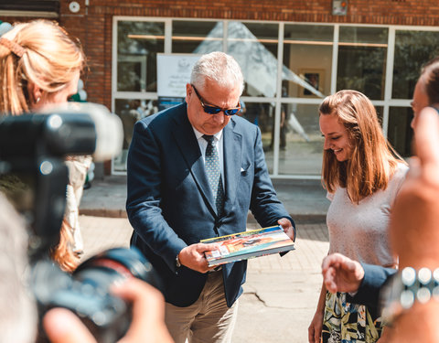 Opening Dierendispensarium in aanwezigheid van Prins Laurent