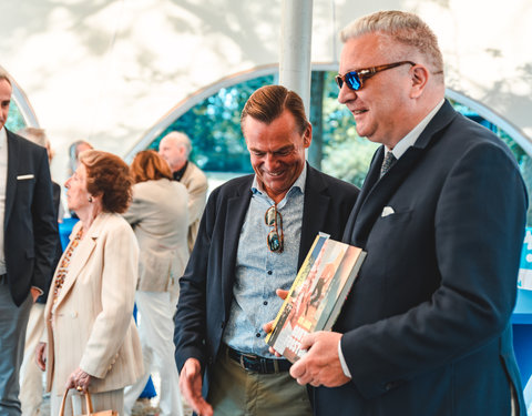 Opening Dierendispensarium in aanwezigheid van Prins Laurent