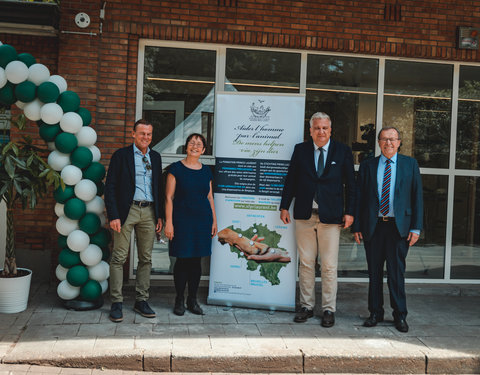 Opening Dierendispensarium in aanwezigheid van Prins Laurent