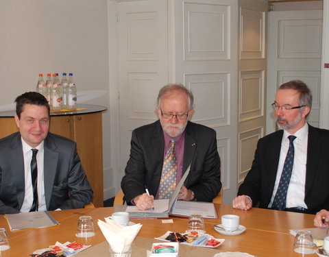 Ondertekening structurele samenwerking tussen het International Research Institute on Social Fraud Universiteit Gent (IRIS) en d