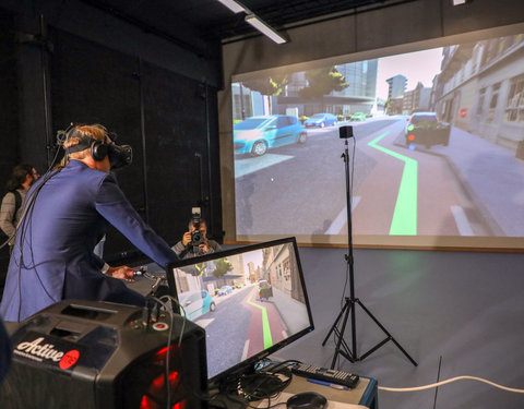 Voorstelling virtual reality applicatie die gevaarherkenning meet bij jonge fietsers