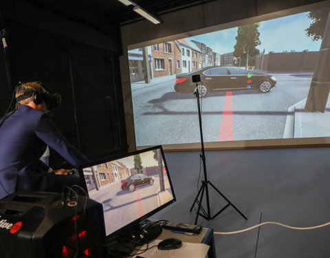 Voorstelling virtual reality applicatie die gevaarherkenning meet bij jonge fietsers