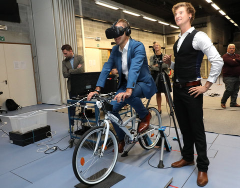 Voorstelling virtual reality applicatie die gevaarherkenning meet bij jonge fietsers