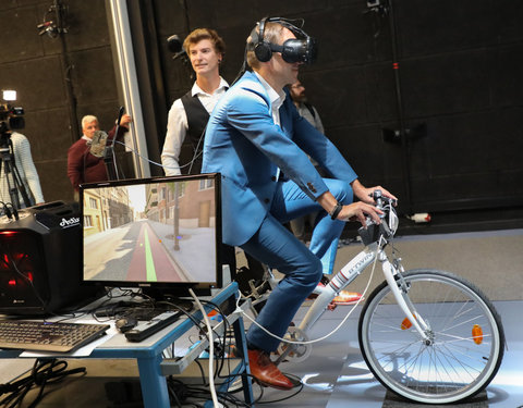 Voorstelling virtual reality applicatie die gevaarherkenning meet bij jonge fietsers